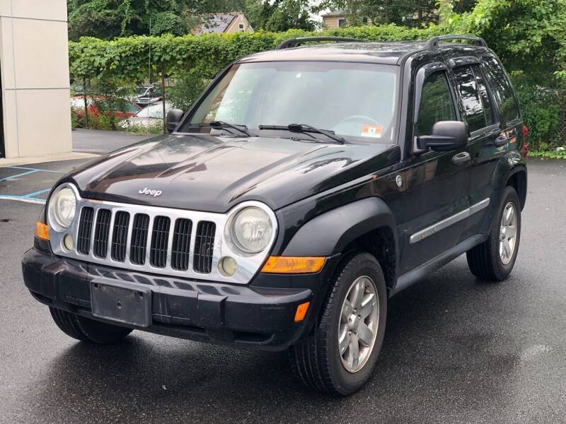 2005 Jeep Liberty for sale at MAGIC AUTO SALES in Little Ferry NJ