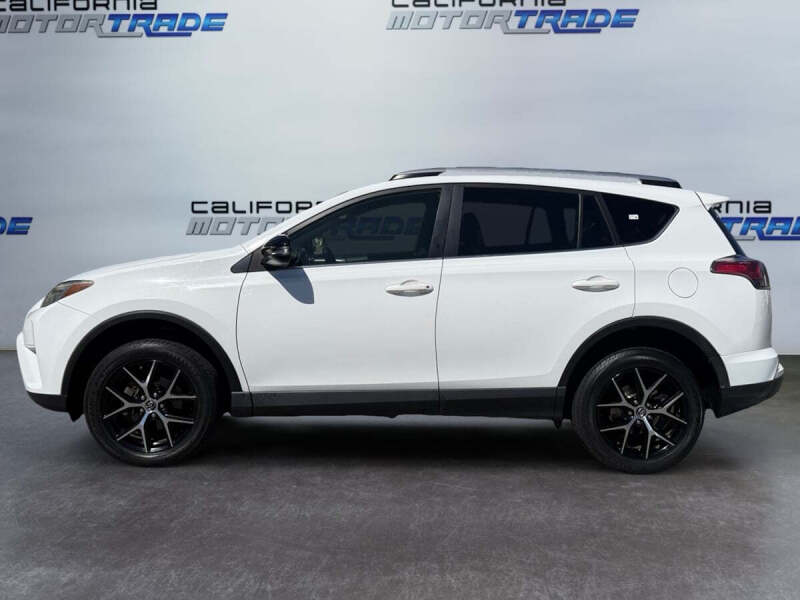 2017 Toyota RAV4 SE
