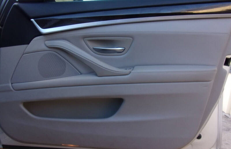 2012 BMW 5 Series 528i