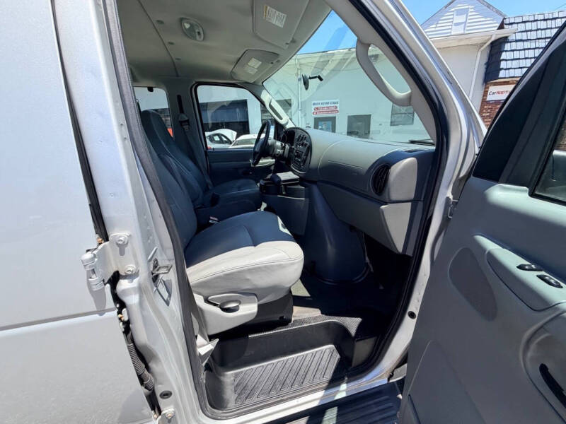 2006 Ford E-Series E-350 SD XL