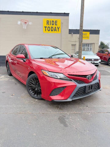 2020 Toyota Camry SE