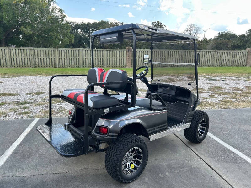 E-Z-GO Golf Cart