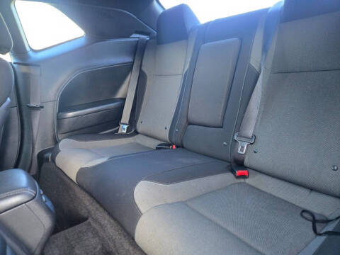 2015 Dodge Challenger SXT