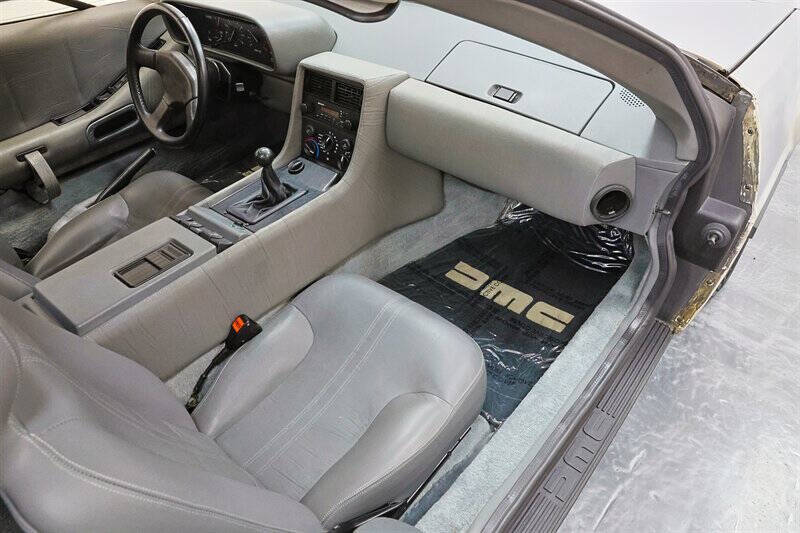 1982 DeLorean DMC-12