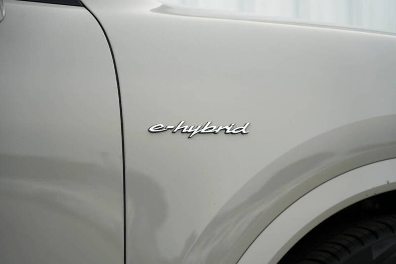 2024 Porsche Cayenne Turbo E-Hybrid Coupe