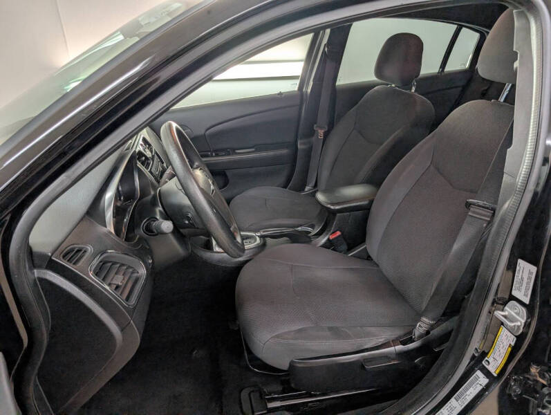 2013 Chrysler 200 LX