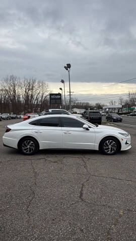 2022 Hyundai Sonata Hybrid Blue