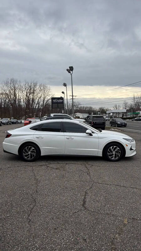 2022 Hyundai Sonata Hybrid Blue
