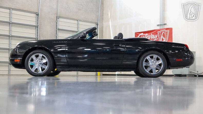 2002 Ford Thunderbird Deluxe