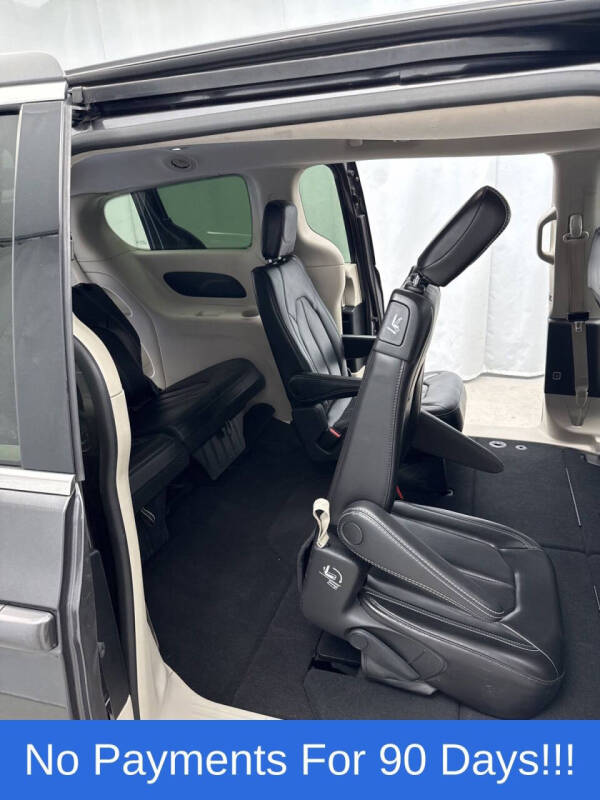 2023 Chrysler Pacifica Touring L