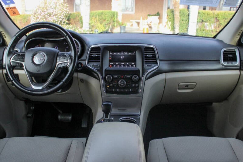 2020 Jeep Grand Cherokee Laredo