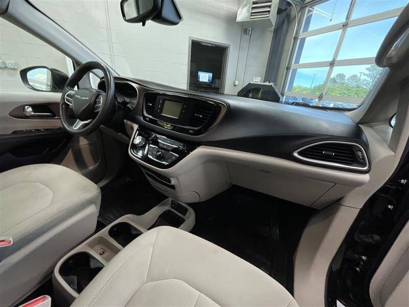 2017 Chrysler Pacifica LX