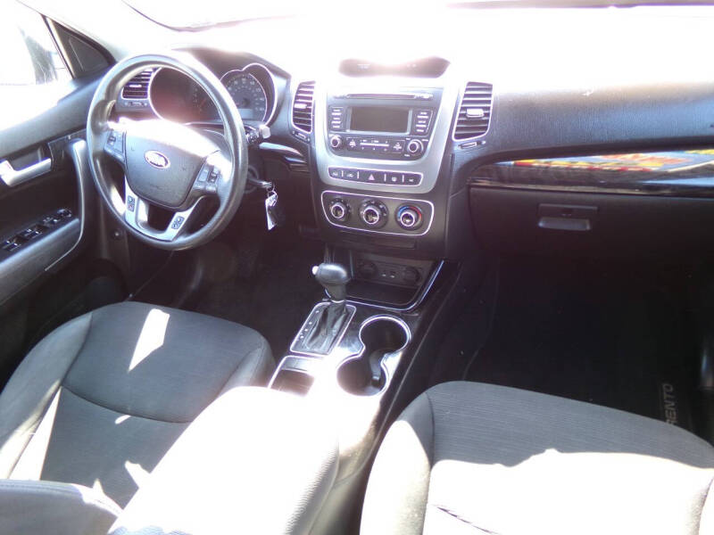 2014 Kia Sorento LX