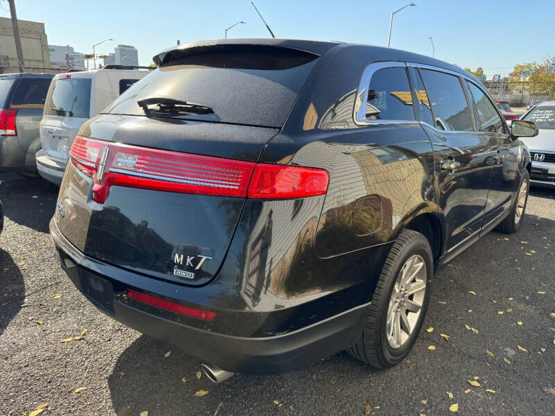 2016 Lincoln MKT Town Car Livery Fleet