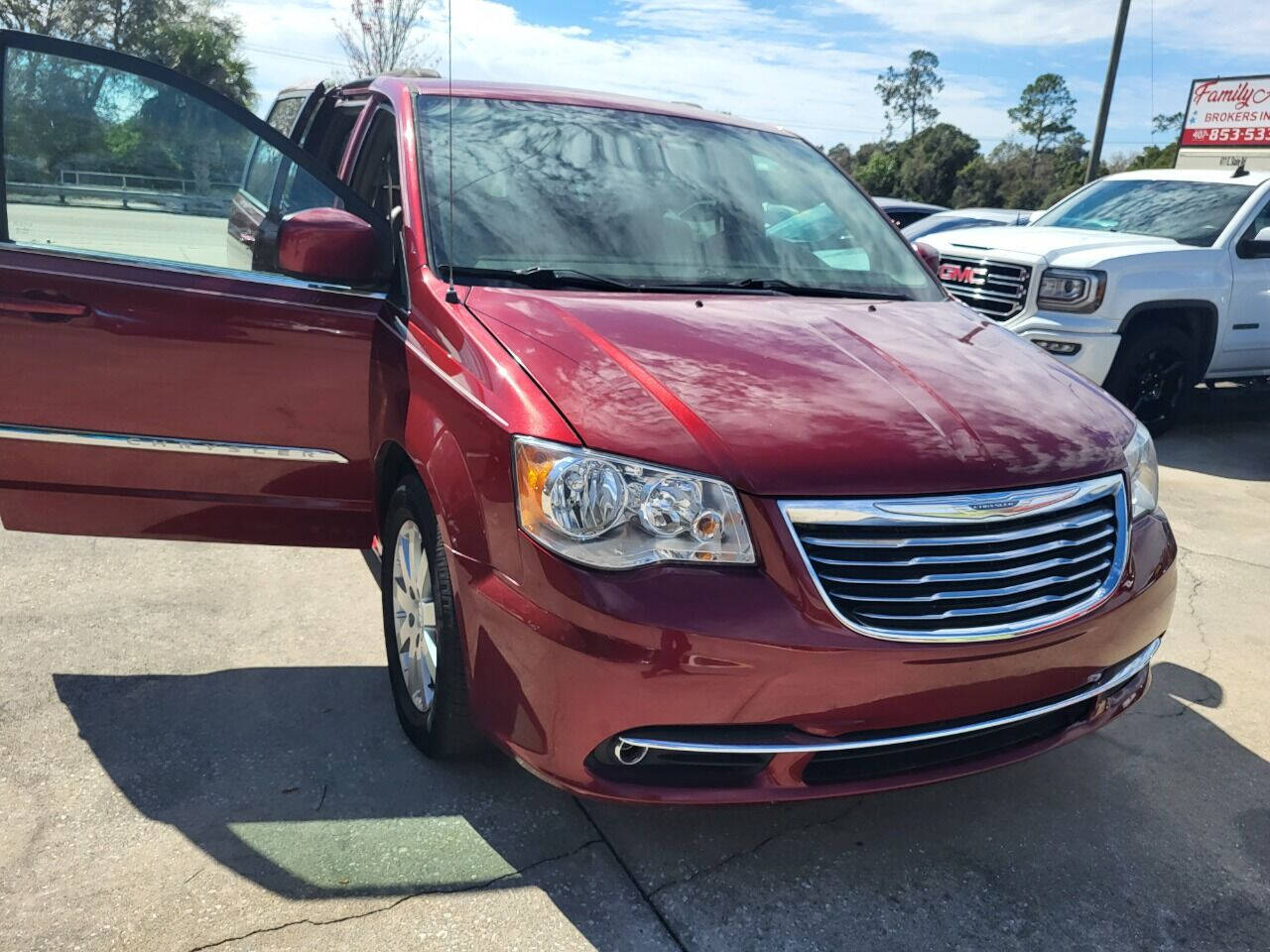 2016 Chrysler Town and Country for sale at FAMILY AUTO BROKERS in Longwood, FL