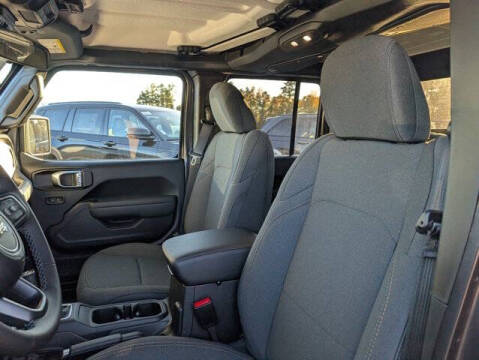 2025 Jeep Gladiator Sport S