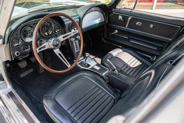 1967 Chevrolet Corvette 13