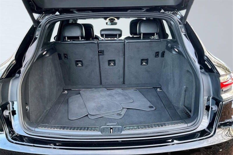 2020 Porsche Macan S