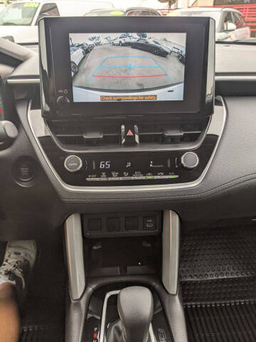 2025 Toyota Corolla Cross LE