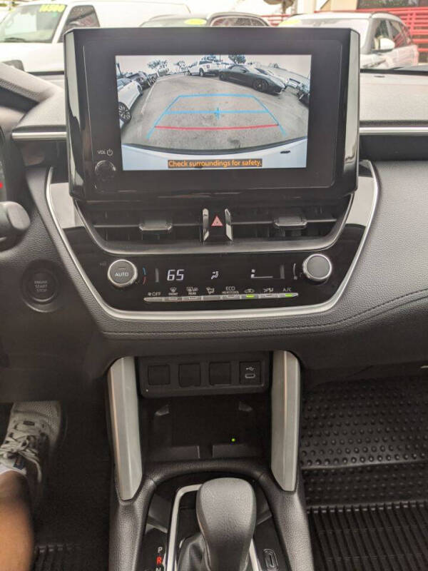 2025 Toyota Corolla Cross LE