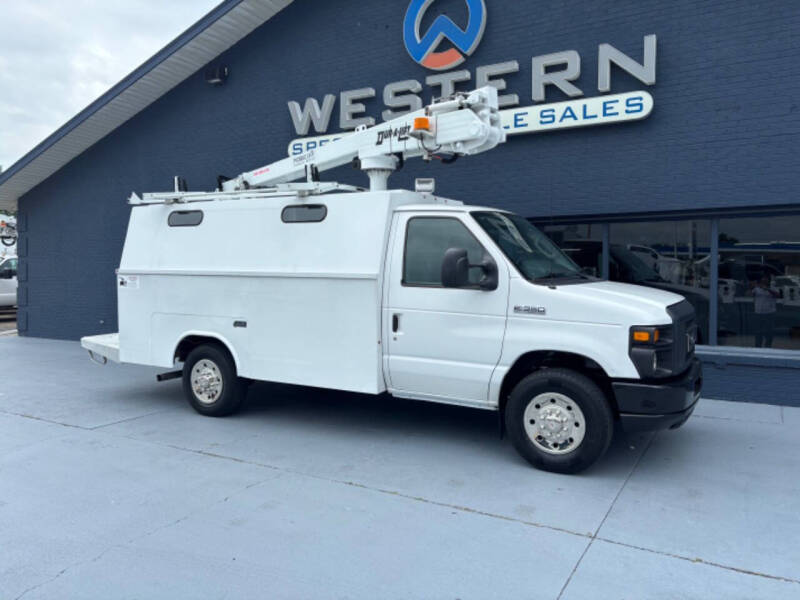 2017 Ford E350 Bucket Van