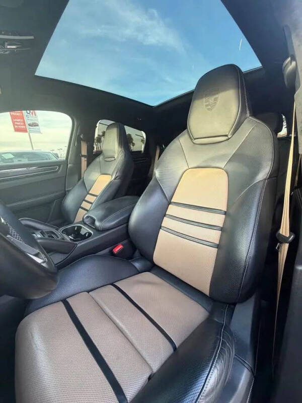 2023 Porsche Cayenne GTS Coupe