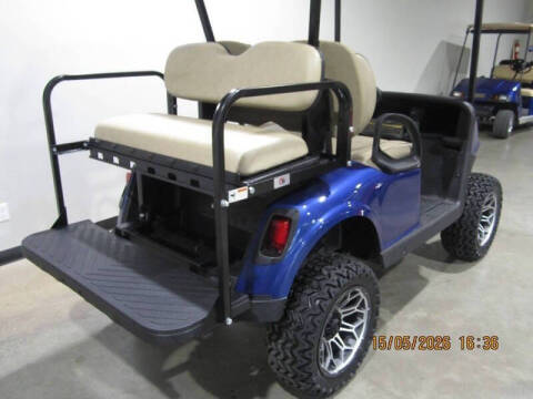 2018 E-Z-GO RXV 4