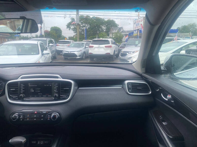 2020 Kia Sorento S V6