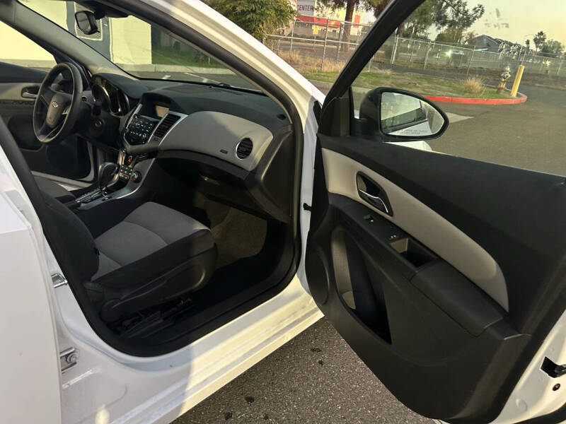 2015 Chevrolet Cruze LS Auto