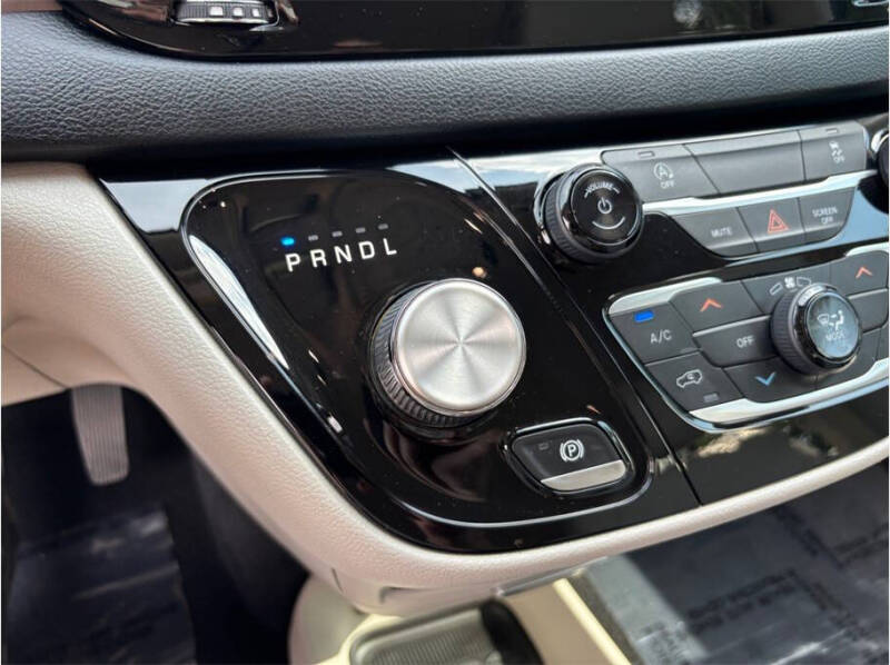 2021 Chrysler Voyager LXi