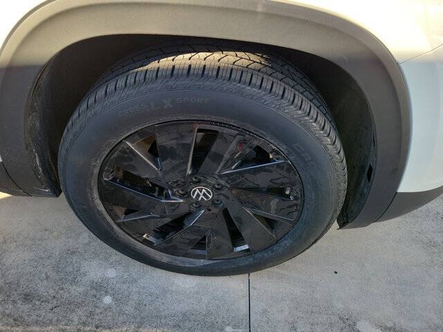 2025 Volkswagen Atlas Cross Sport SE