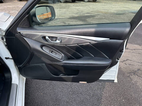 2014 Infiniti Q50 Premium