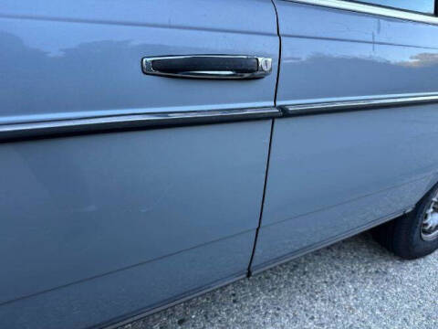 1983 Mercedes-Benz 300-Class