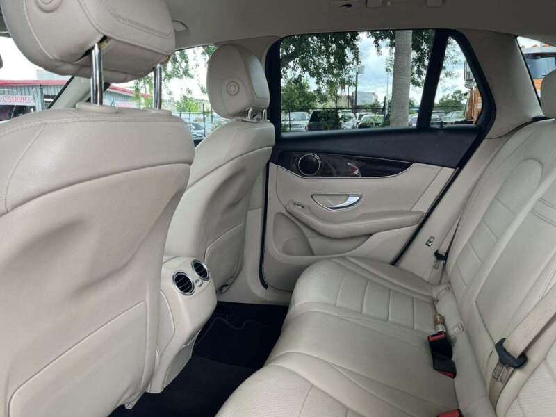 2017 Mercedes-Benz GLC GLC 300