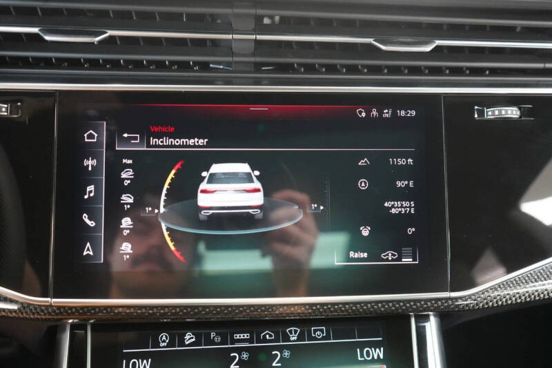 2023 Audi SQ8 4.0T quattro Premium Plus