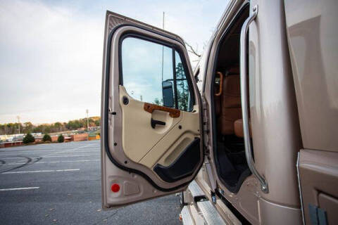 2015 Freightliner M2 106