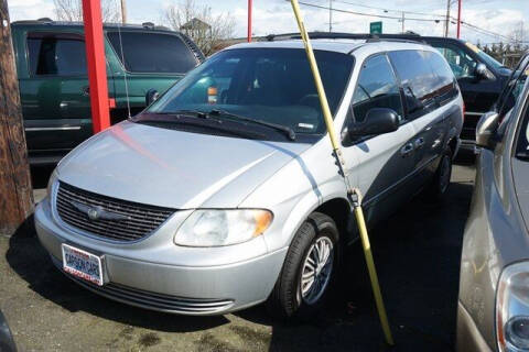 2004 Chrysler Town and Country for sale at Carson Cars in Lynnwood WA
