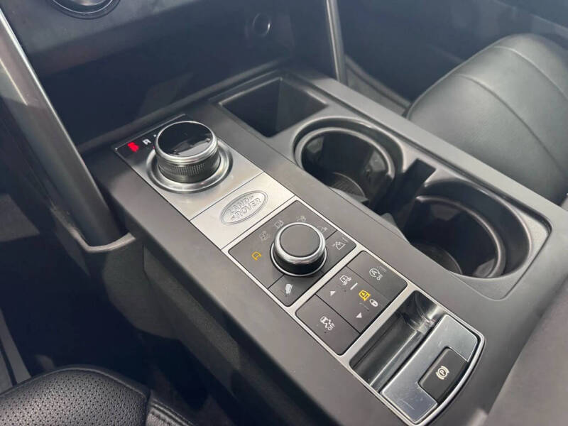 2020 Land Rover Discovery Landmark Edition