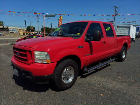 2004 Ford F-250 Super Duty for sale at Credit World Auto Sales in Fresno CA
