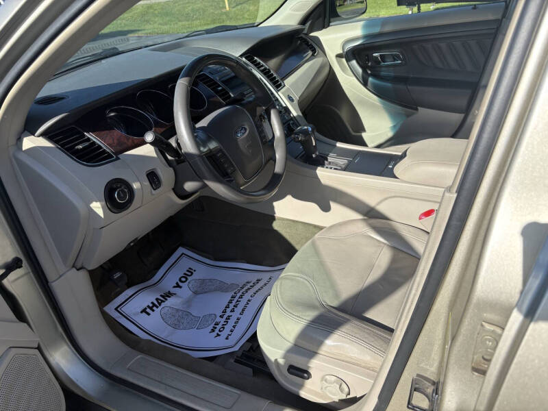 2011 Ford Taurus SEL