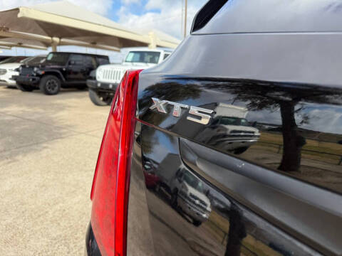 2018 Cadillac XT5 Premium Luxury