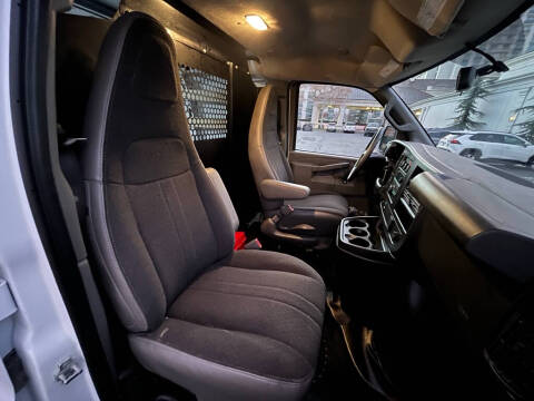 2024 Chevrolet Express 2500