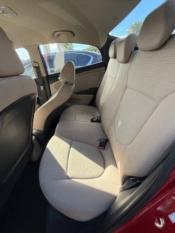 2017 Hyundai Accent SE