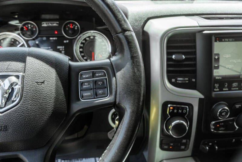 2016 RAM 1500 SLT