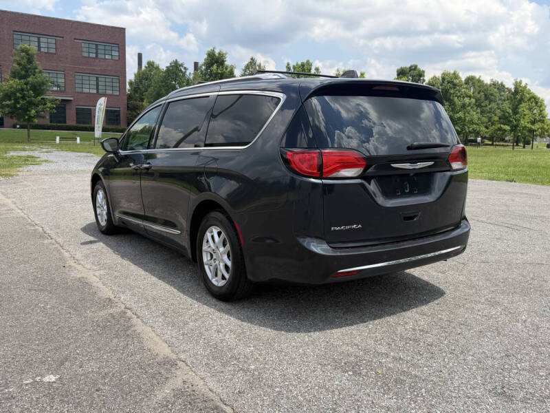 2020 Chrysler Pacifica Touring L