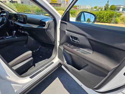 2025 Nissan Kicks S