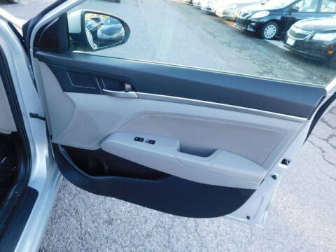 2019 Hyundai Elantra SE