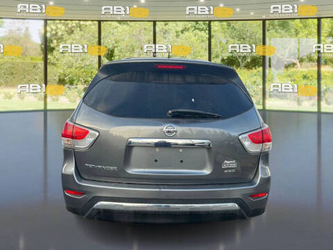 2015 Nissan Pathfinder SL