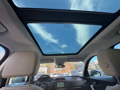 2017 Jaguar F-PACE 35t Prestige