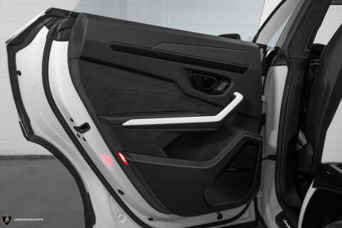 2025 Lamborghini Urus SE